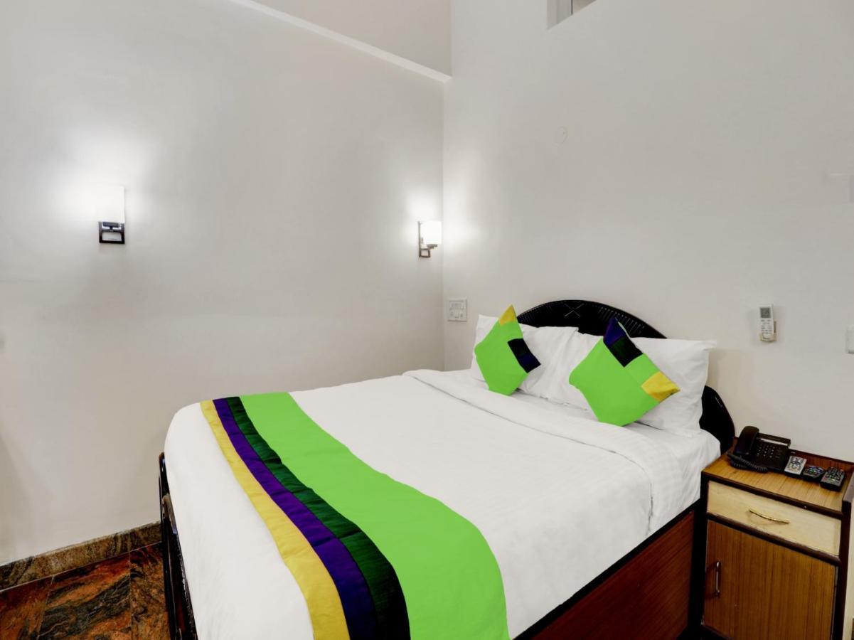 Hotel Treebo Benaka Residency à Chikmagalūr Extérieur photo