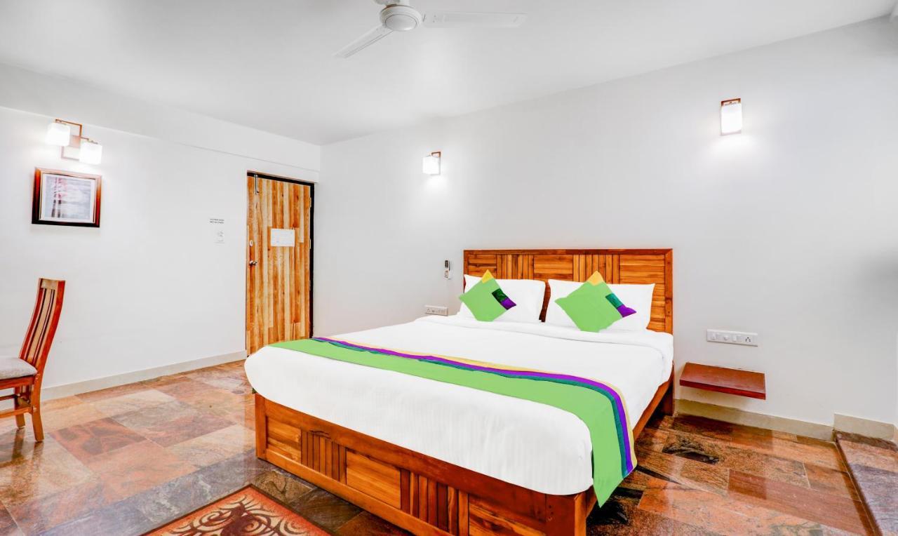 Hotel Treebo Benaka Residency à Chikmagalūr Extérieur photo