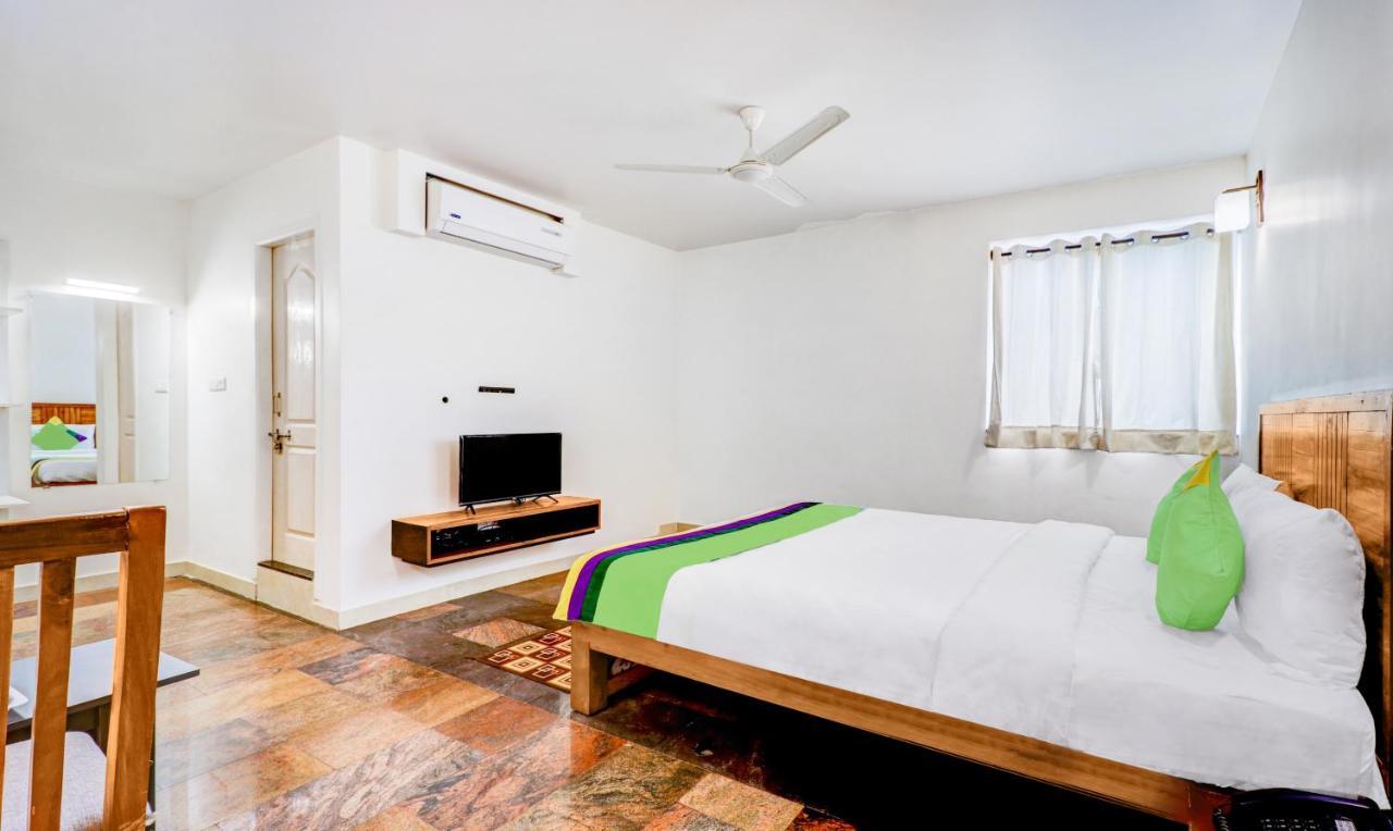 Hotel Treebo Benaka Residency à Chikmagalūr Extérieur photo