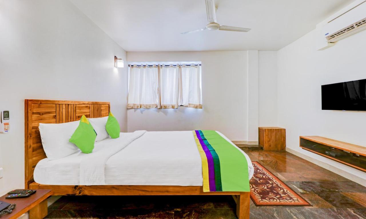 Hotel Treebo Benaka Residency à Chikmagalūr Extérieur photo